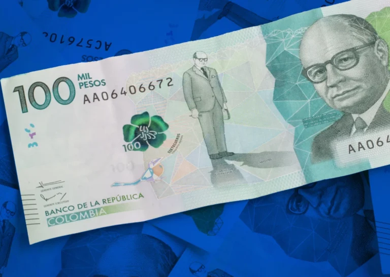 Billete de $100.000 pesos colombianos